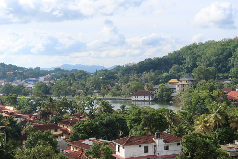 kandy lake