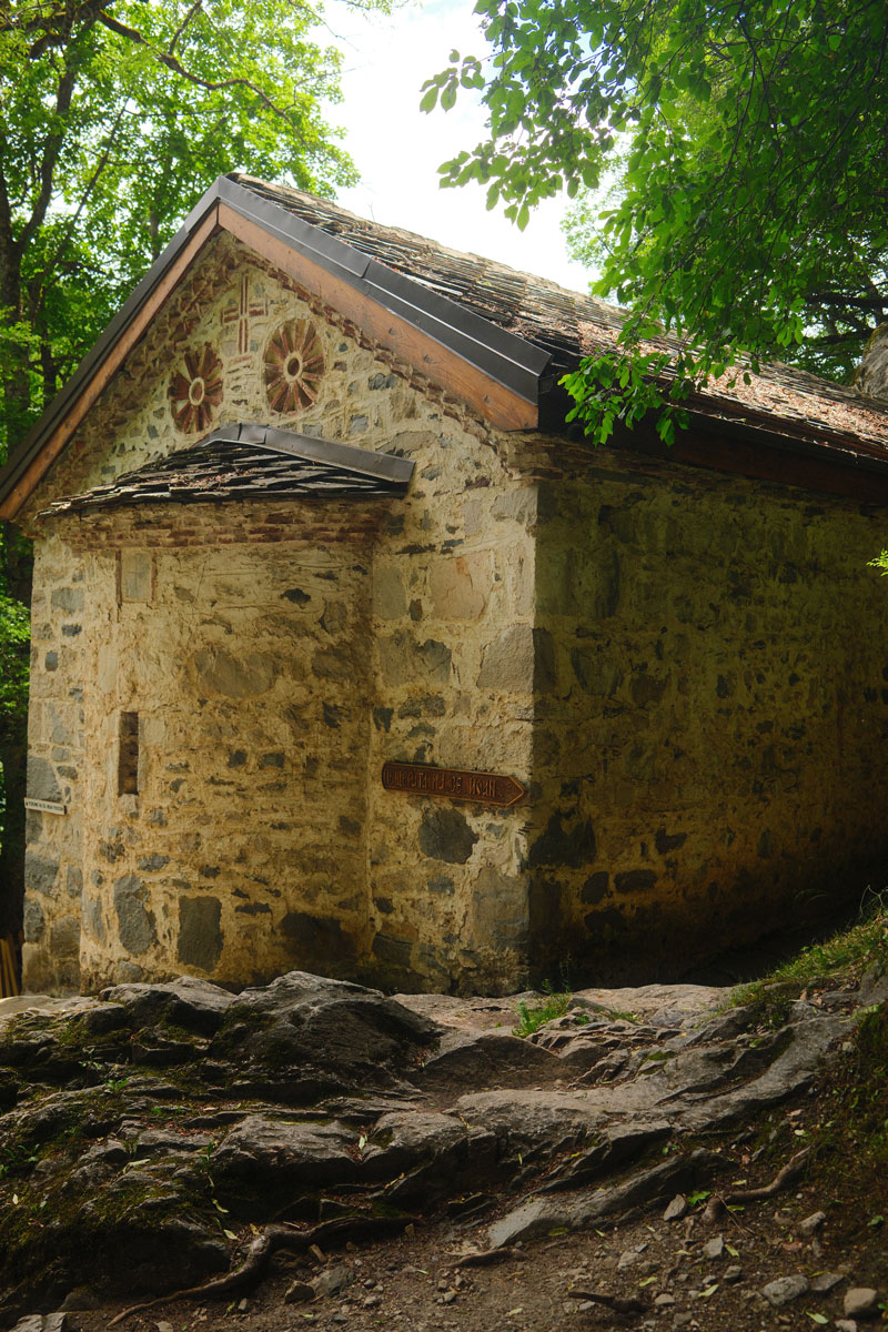 rila monastry st ivan cave1